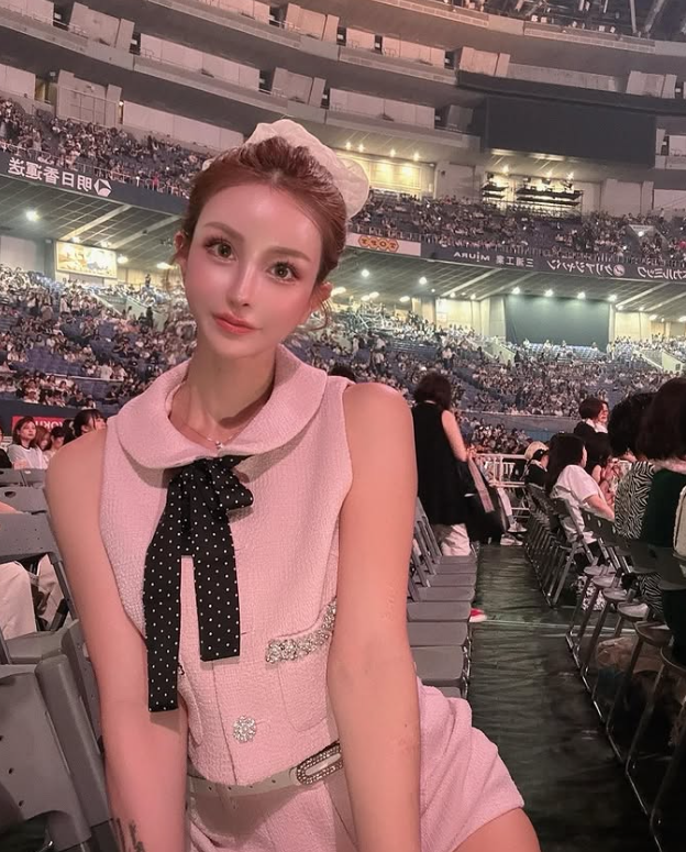 哪位才是媽媽？超狂凍齡阿嬤「生4孩擁2孫」　母女同框宛如姊妹「驚人年齡曝光」　