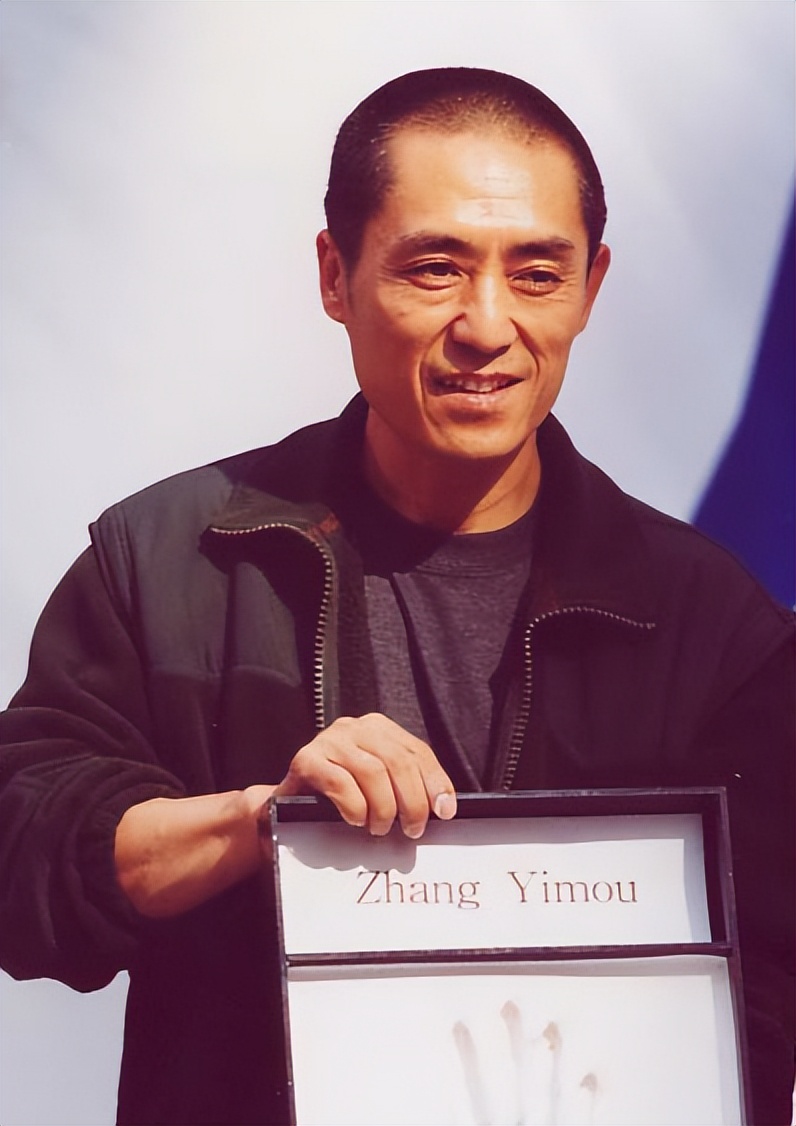 不是鞏俐、老婆！75歲張藝謀縱橫半生「唯獨對她最愧疚」　還原17年前一幕：「因為我終身癱瘓...」