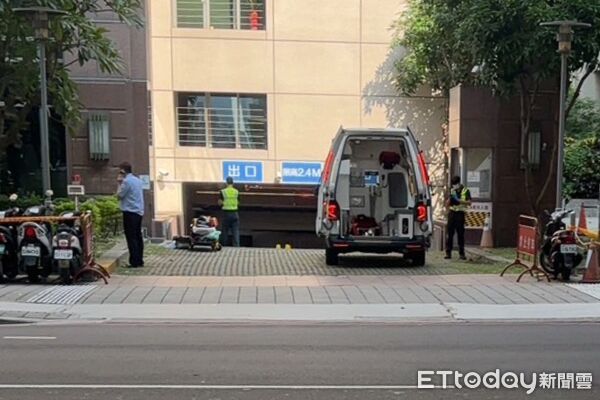快訊／台中市府旁驚傳墜樓！女子「重摔車道身亡」　保全「嚇還原駭人狀況」