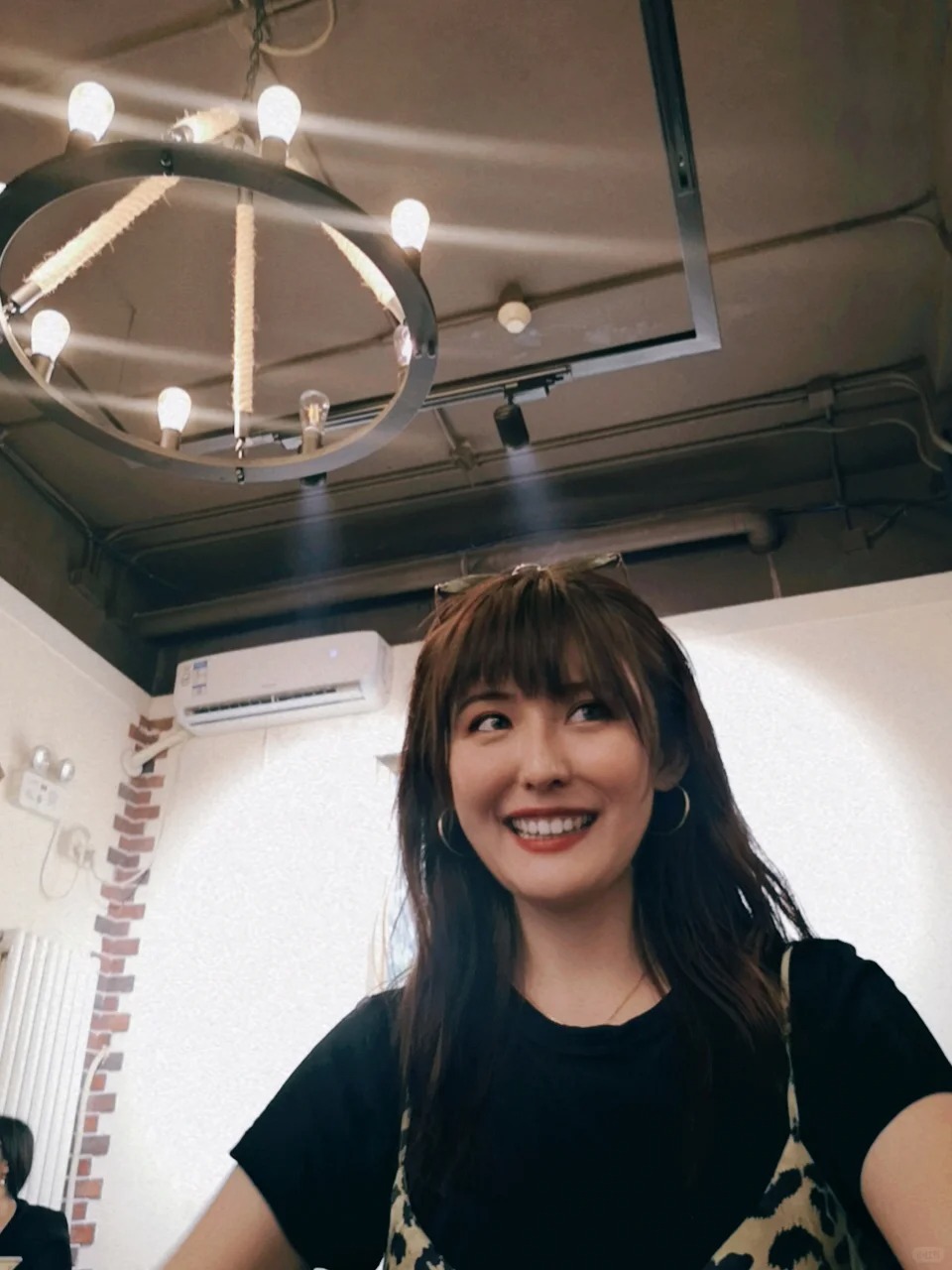 5歲女兒生父成謎！資深女星「深夜突曬嚴重傷勢」　網一看全心疼：「單親媽媽不容易...」