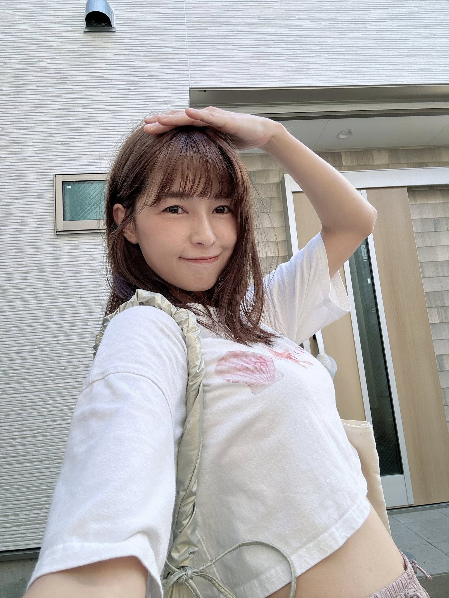 腹部劇烈疼痛！資深女星「痛到發抖掛急診」　醫生一看曝「裡面有不少血塊」：不排除要開刀