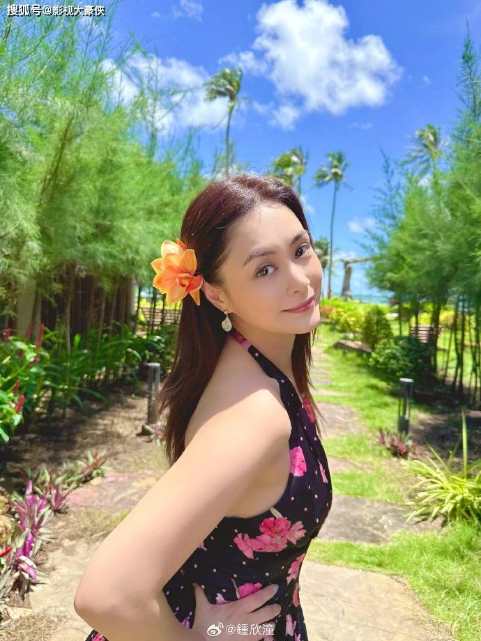 44歲女神「被嫌臃腫」成功瘦身！ 穿「比基尼辣照連發」逆襲辣翻