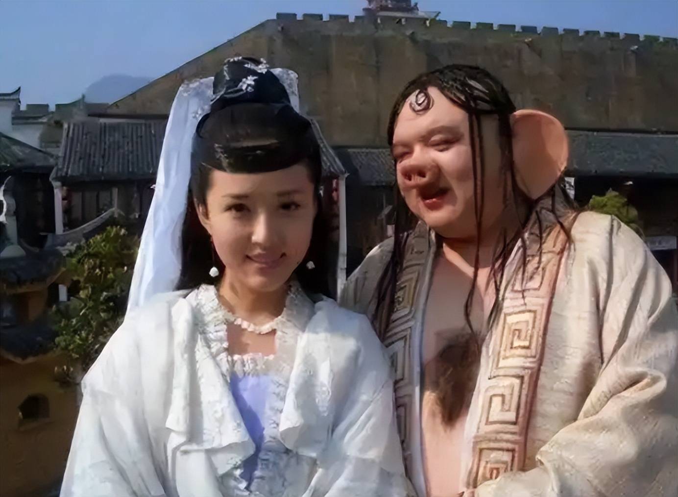 曾是超強綠葉！資深男星「如今沒戲拍陷低潮」　狼狽「當清潔工賺錢維生」網心疼：怎會變這樣