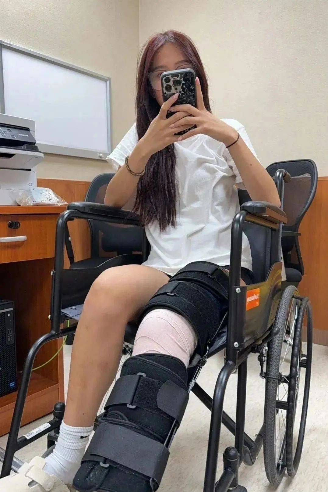 女神再嫁小12歲男星！17歲二女兒驚傳「重傷送醫開刀」　他事後1舉動「被封最佳繼父」網讚：難怪會愛上他～