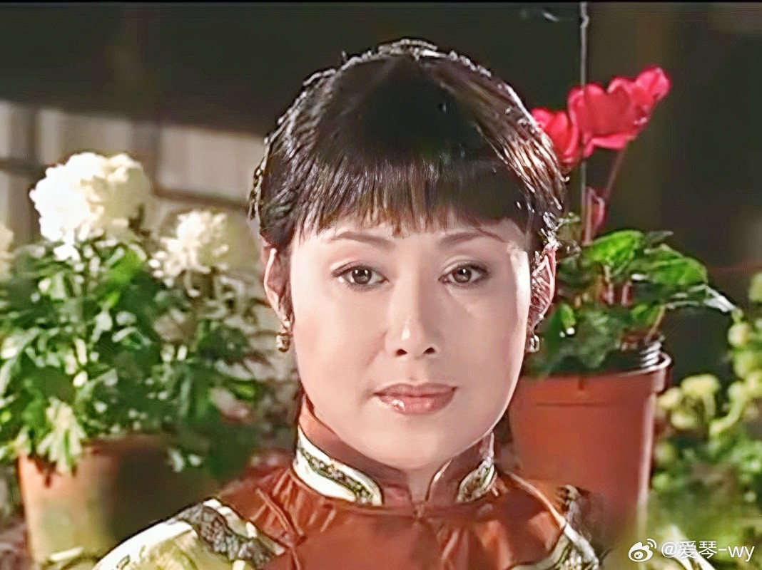 經歷三段婚姻！75歲老戲骨「 遭家暴8年又歷經喪夫」　近照明顯消瘦「出遊需人攙扶」