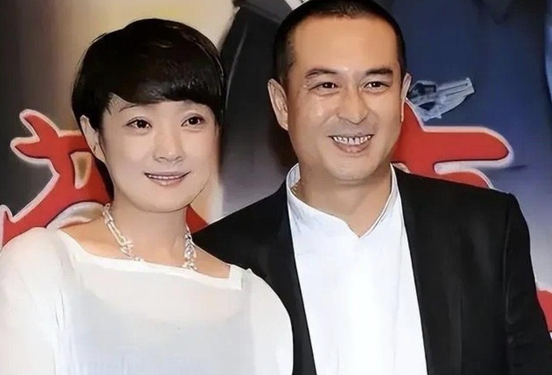 出道後獲獎無數！55歲資深男星「罹患不死癌症」淡出螢光幕　被巧遇「衰老滄桑站不直」網嘆：錢再多也沒用...