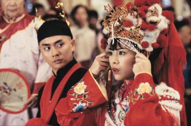 同居8年都不娶！她轉身閃嫁豪門「10年生3胎」　他後悔不已「至今未婚」：遲來的深情比草賤
