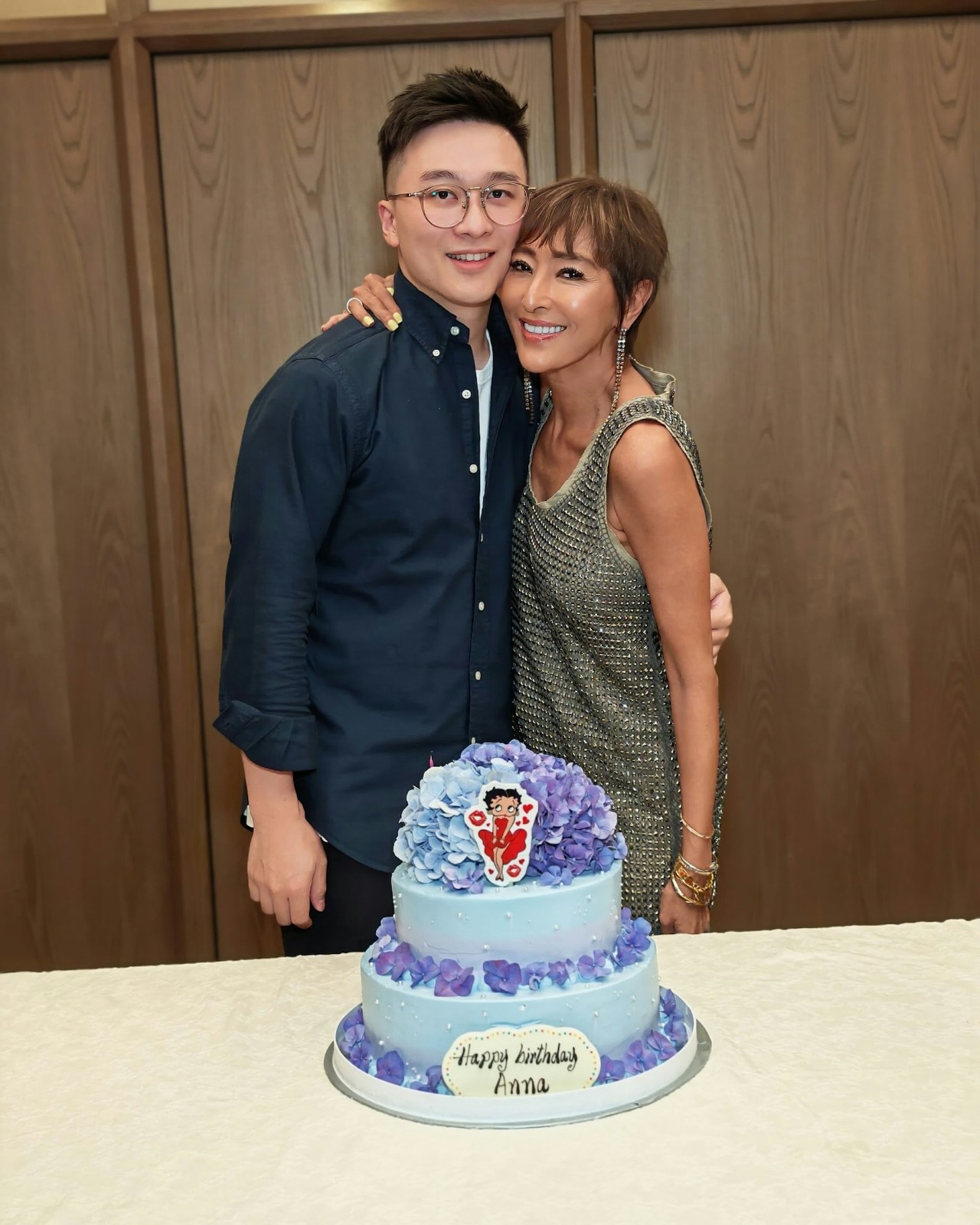 結婚17年無子女！59歲劉嘉玲傳聞「31億身家全給他」　公開親密合照「繼承人身份曝光」背景太強大...