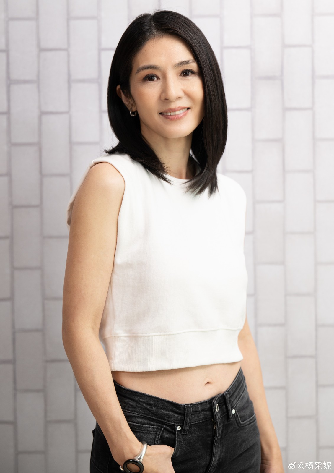 曾和金城武合作！玉女巨星「嫁律師後淡出演藝圈」　51歲罕露面「凍齡美貌網驚嘆」：女神風範依舊