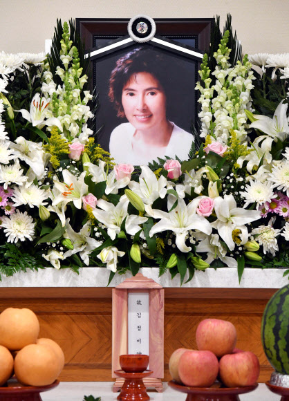一生未婚未生！58歲資深女星「孤獨死在家中」無人知　發臭才被發現「只有愛犬守護在旁」