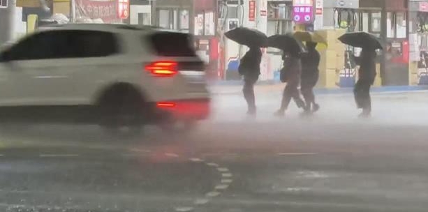 颱風窩大增強！專家驚喊「高層低壓冷心」壟罩全台 「恐有劇烈大雨」時間曝光：範圍很大