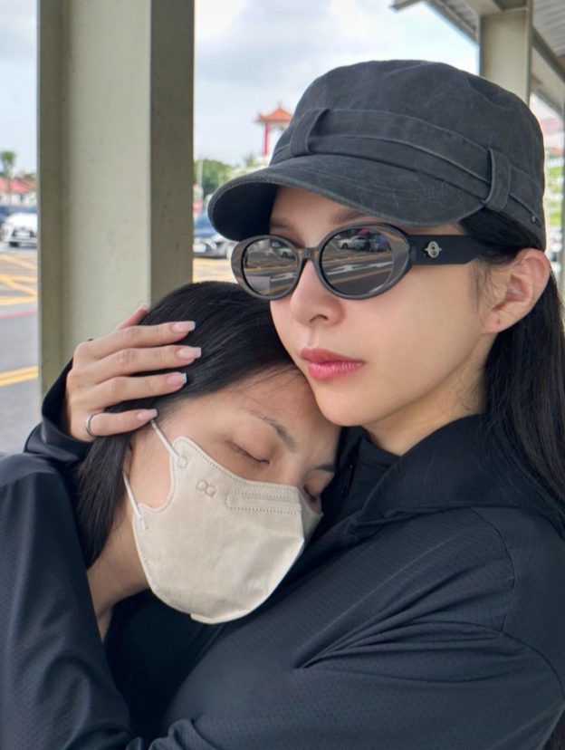 父親驚傳過世！台灣女星痛揭「14歲賺錢幫爸還債」　淚崩送別「你是我一生最痛記憶」