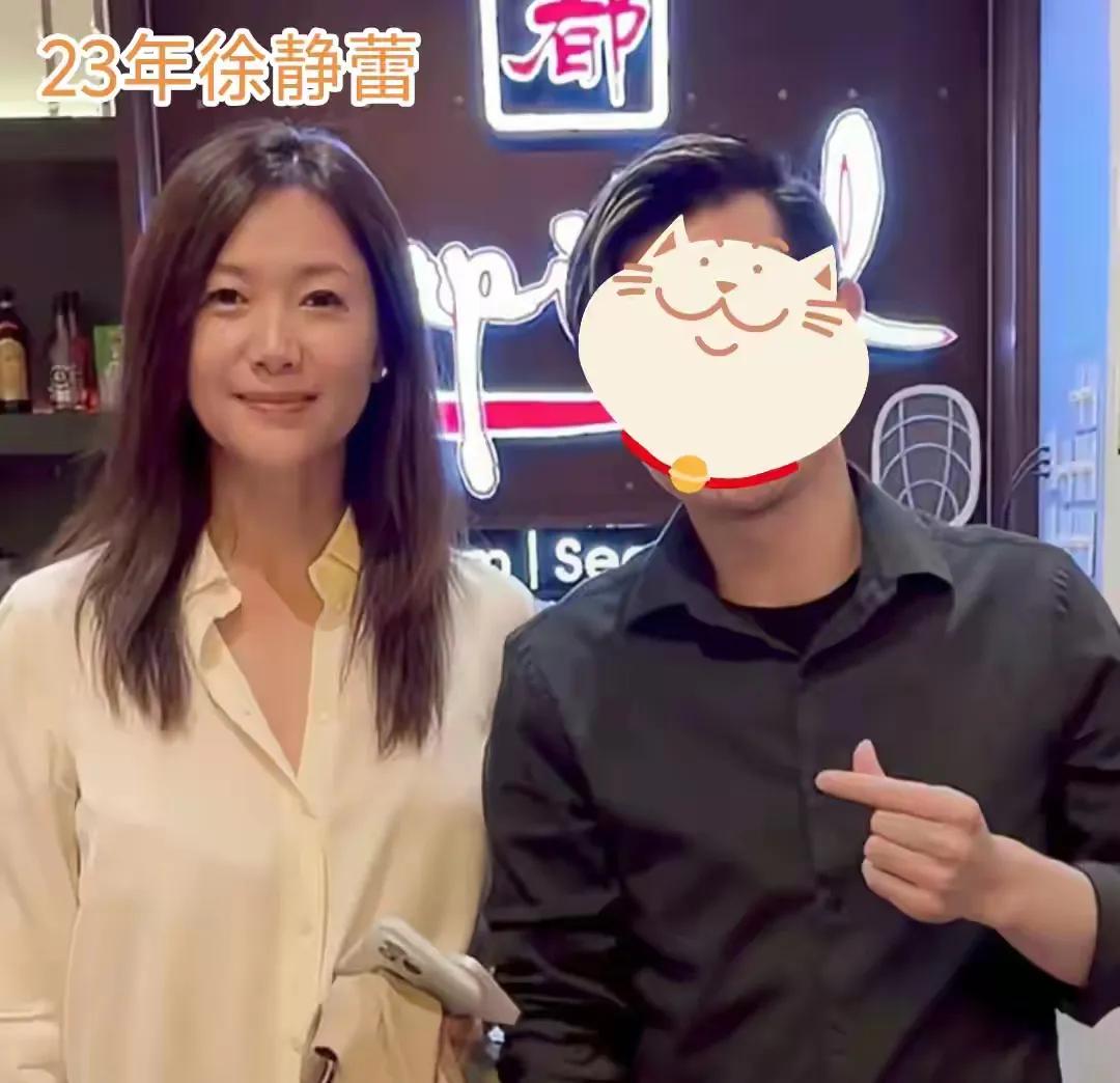 愛情長跑15年！50歲金曲歌王「淡出歌壇10年」至今未婚　姐弟戀長跑「和女友超市被拍」超甜❤️