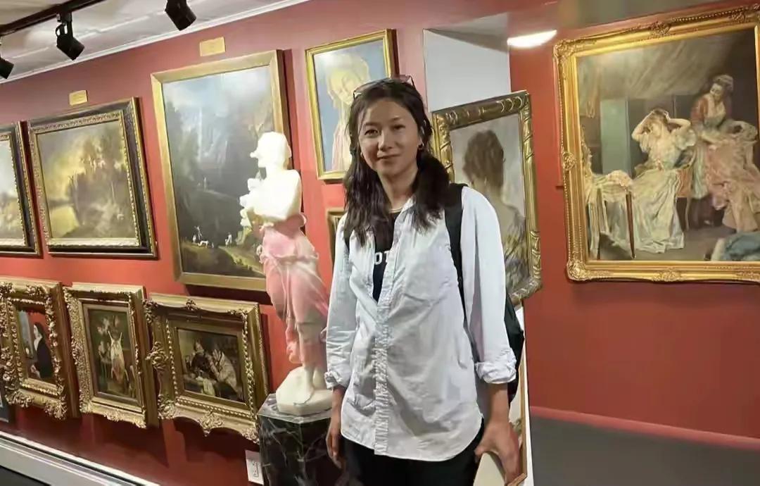愛情長跑15年！50歲金曲歌王「淡出歌壇10年」至今未婚　姐弟戀長跑「和女友超市被拍」超甜❤️