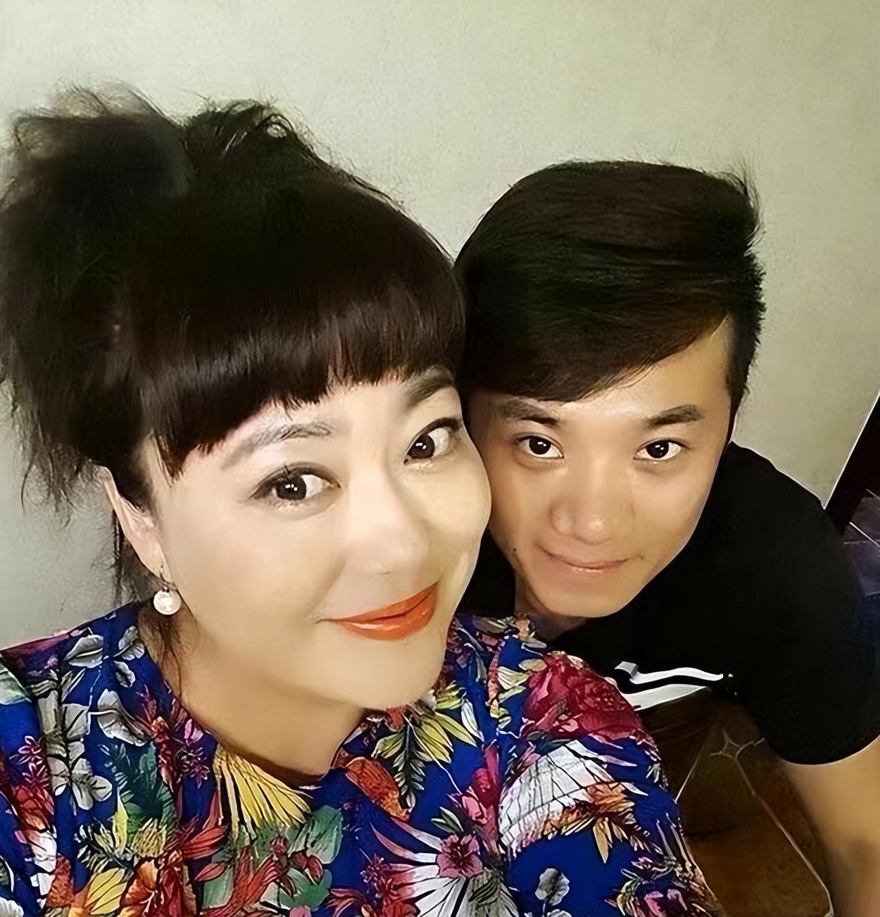 被500位導演封殺！資深女星「離婚3次、罹患乳腺癌」　生病瘦一大圈「近照差點認不出」 