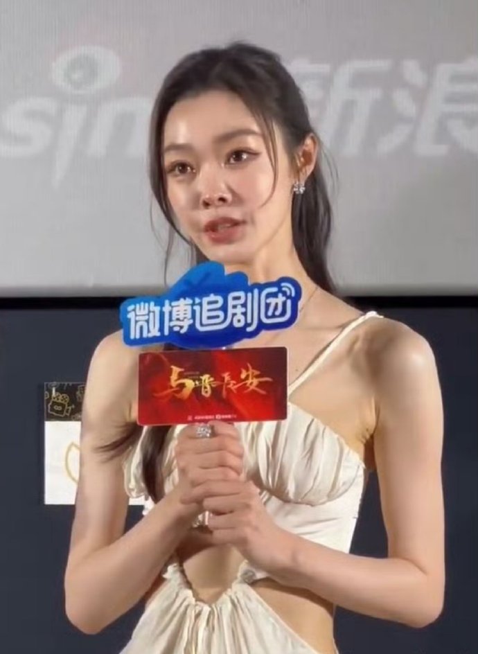 油光滿面！大咖女星「臉部僵硬鼻形怪異」遭質疑整過頭　本人親自回應「換了新化妝師...」