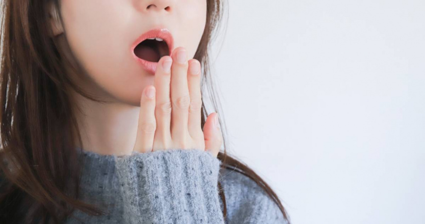 不只是想睡覺！打哈欠恐是「身體爆發警訊」　醫點名「4大疾病」：最嚴重恐主動脈剝離