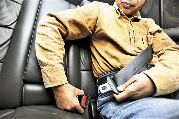 開車有繫安全帶「忘1規定」慘吞6000元罰單！一票人驚訝：「原來會抓.....」