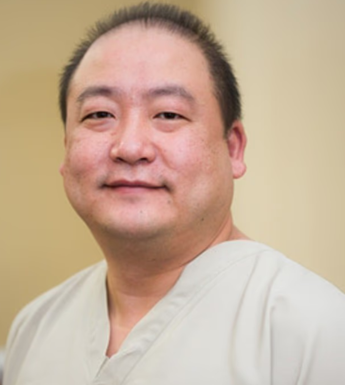 豪宅滅門血案！52歲名醫驚傳「殺了妻女後輕生」　生前「曾留一段話」不勝唏噓
