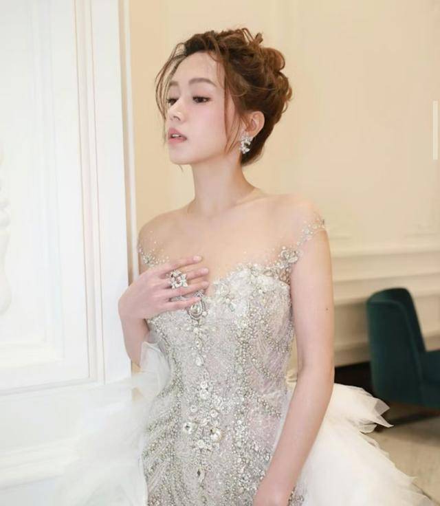 曾曖昧已婚富商！大咖女星「靠演技扭轉拜金標籤」　如今搭車被偶遇「素顏狀態太驚人」