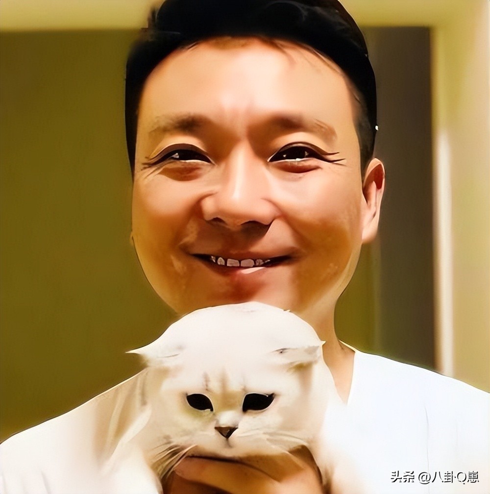 此生唯一遺憾！知名主持「堅持頂客一輩子」拒絕生孩　40歲那年「接到一通電話」卻淚崩：我後悔了...