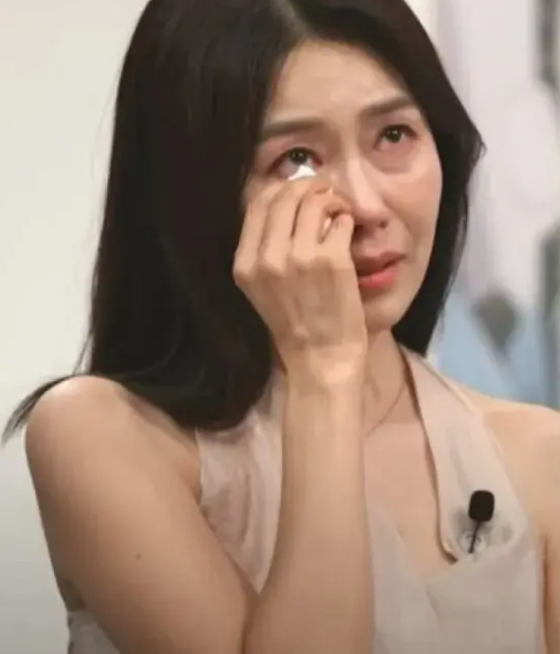 消失螢光幕8年！47歲知名女星「自爆罹癌」緊急開刀　被告知「癌細胞已轉移」院內淚崩：孩子怎麼辦...
