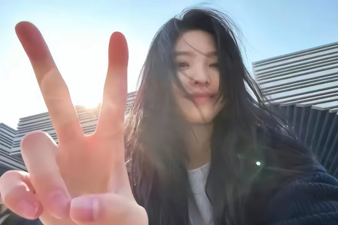 戲劇邀約不斷！大咖女星「驚傳被全家當提款機」　弟弟買車也要她出錢 「出道至今連廁所都買不起」