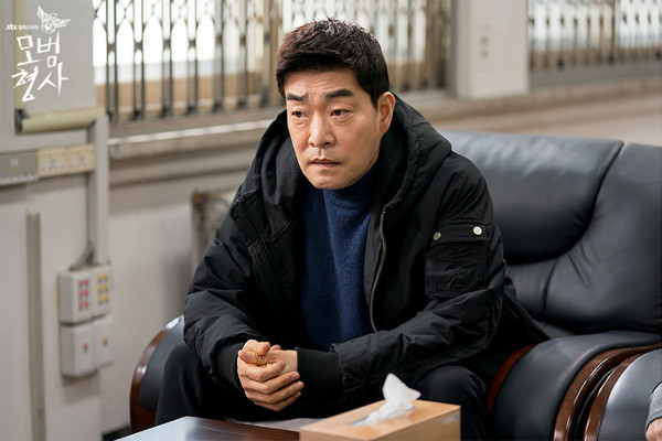 長大後才明白！叔叔和舅舅「在這2點上差異很大」：不是通通都這麼親...