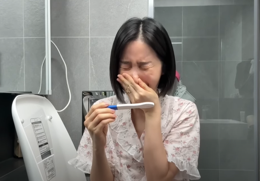 昔罹子宮頸癌被宣告不孕！知名女星「迎1%奇蹟懷雙胞胎」　見2條線「激動到痛哭發抖」