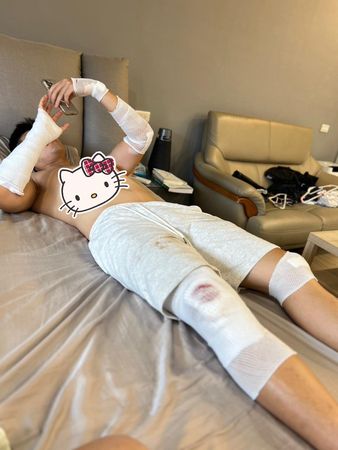 一路哭回台中！李燕驚傳出事「摯愛甩飛滾5圈」　崩潰急奔醫院「現況曝光」