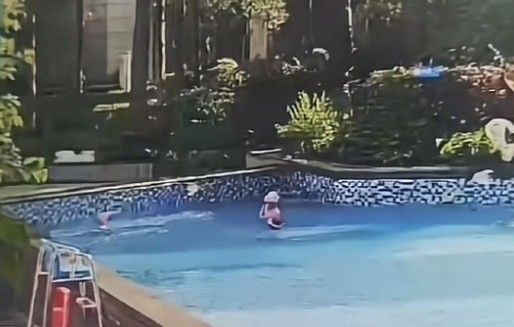 一轉眼女兒不見！急求救挖開地面「7歲童竟慘死」原因曝光