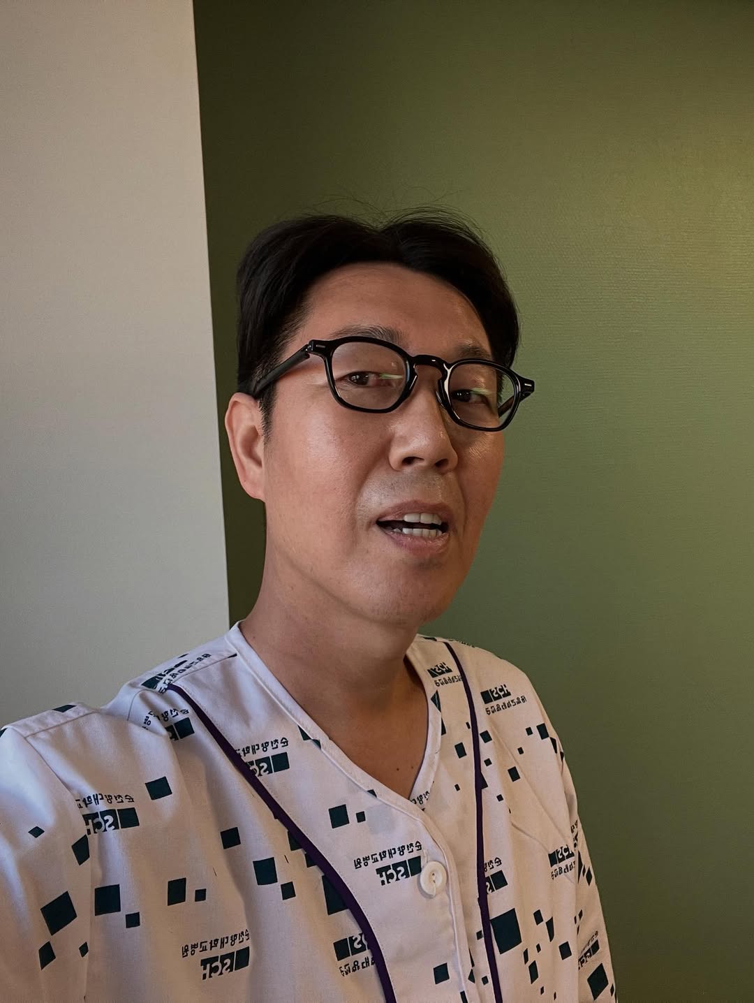 才剛罹麻痺性腸梗阻！51歲資深男星暴瘦「再驚爆1惡疾纏身」　 他無奈嘆：「不知道該怎麼辦...」