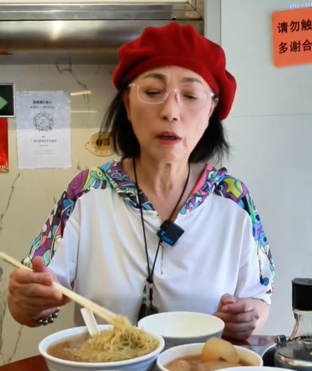 演周星馳電影爆紅！61歲資深演員「開百間餐廳全倒光」　淡然面對「坦言賠錢賠習慣」最新近況曝