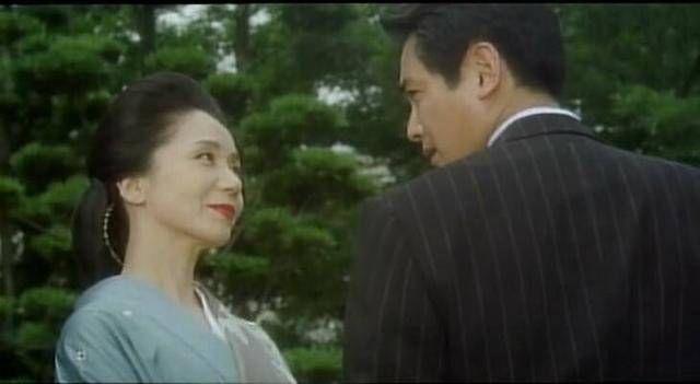 替夫還債8000萬！資深女星本該享福「卻昏迷成植物人」　他「不離不棄照顧10多年」頭髮花白顯滄桑