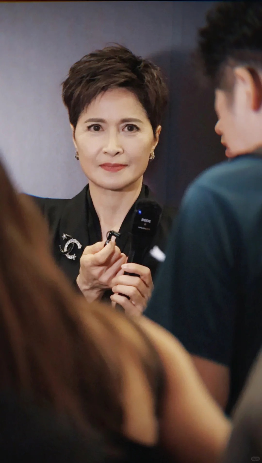 曾和天王相戀7年！60歲資深女星「消失螢光幕多年再現身」　至今仍單身「短髮凍齡美貌」被讚翻