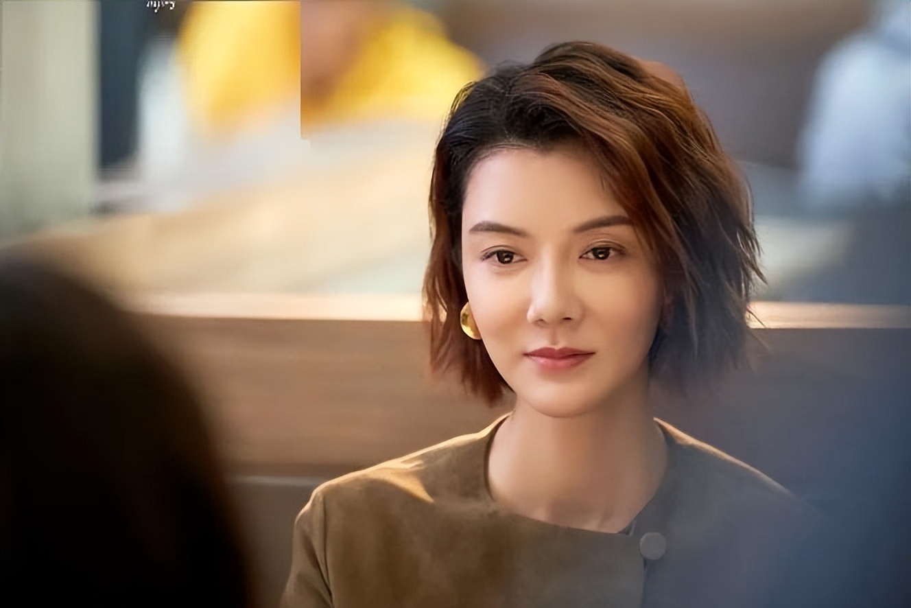 富豪砸2億娶她回家！資深女星「婚姻僅維持2年」被迫直播賣貨　近照臉僵蒼老「如今又被媽媽害慘」