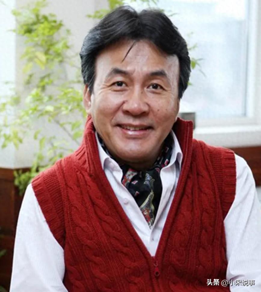 勇敢追愛！71歲老戲骨「40年結第4次婚」　再婚小25歲房仲妻「初次見面就送房子」偶像劇真實上演