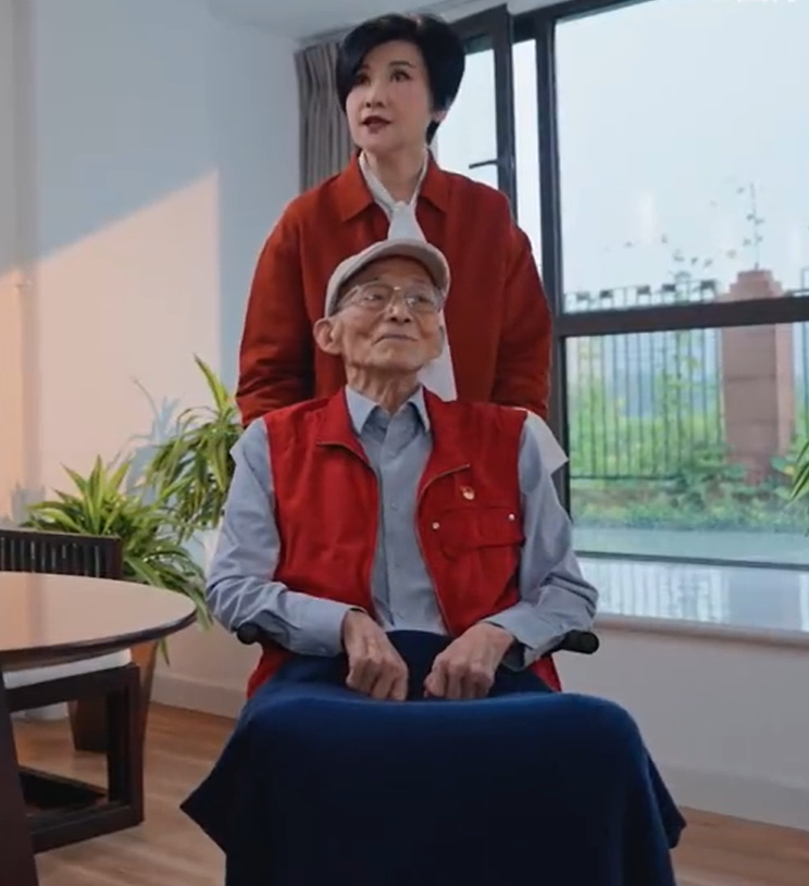 賣房被傳晚景淒涼！資深男星「與妻共同入住養老院」 　曝光家中狀況「追求有尊嚴的晚年生活」 