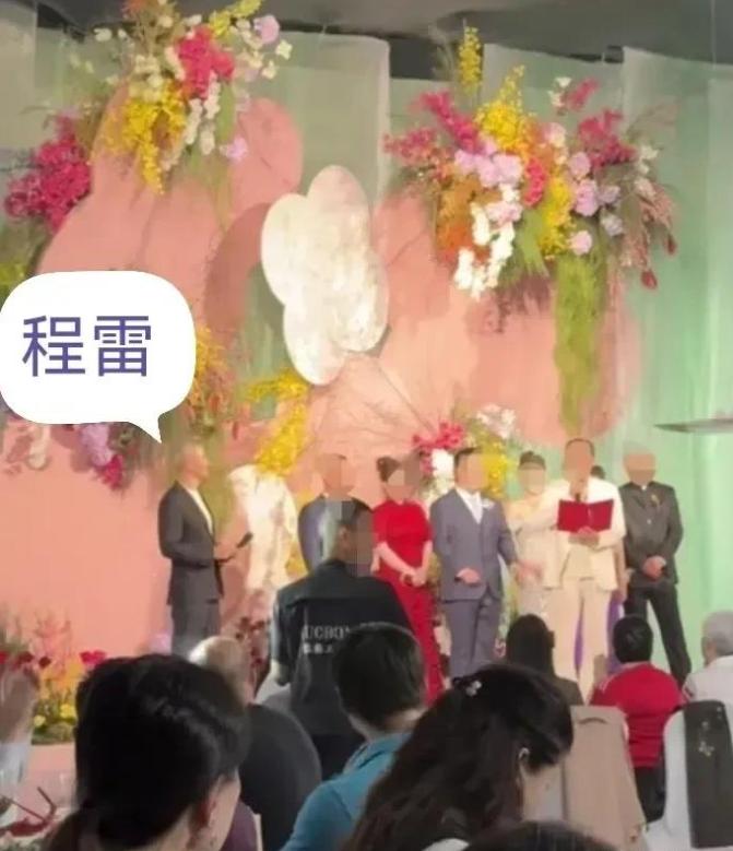 慘遭中國封殺！54歲主持天王「淪當婚禮司儀撈金」　滿頭白髮「身形明顯消瘦」現況網嘆息