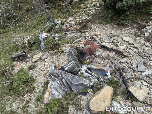 飛機墜中央山脈「釀51死」　目擊者嚇「救援人員全罹難」