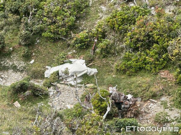 飛機墜中央山脈「釀51死」　目擊者嚇「救援人員全罹難」