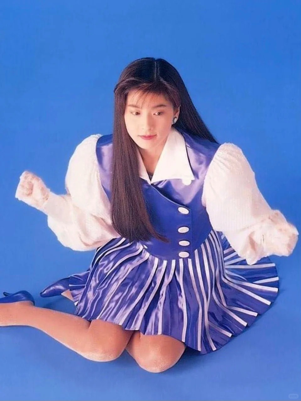 全國第一美腿！玉女歌手「巔峰時期決定為愛息影」　如今華麗再復出「56歲像26歲」完美狀態