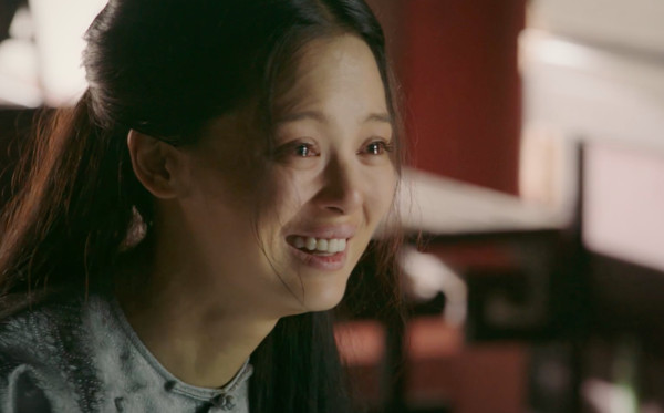 史上第3位華人影后！39歲女星「窮到買不起電腦給癱父」　苦熬10年摘金淚喊：「我站上國際了！」