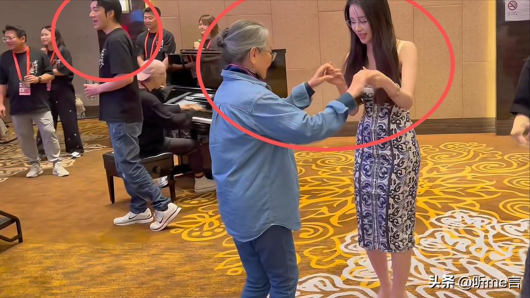 離婚3年多！王力宏爆「帶新歡高調見媽媽」互動超親密　女方「神似李靚蕾」身分曝光：也是高材生