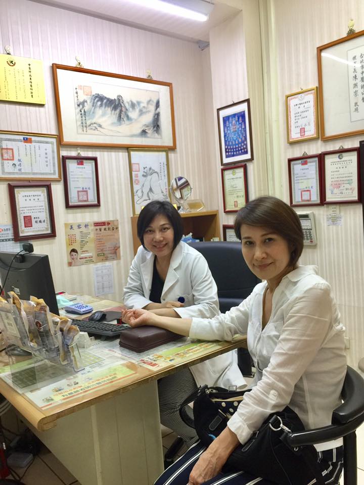 消失歌壇多年！66歲玉女歌后「轉行變中醫博士」　靠醫術拯救大咖歌手「連姊姊也是名人」