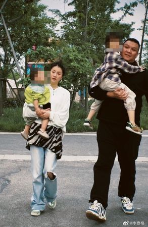 斷開7年婚！知名女歌手「無預警宣布離婚」　老公才被拍「酒醉緊擁其他女人」還隨地小便