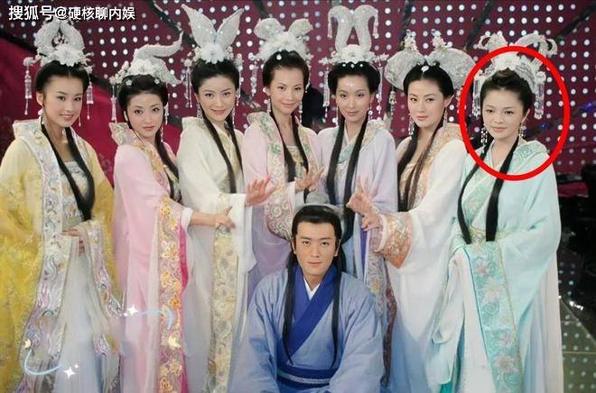曾是主持界天后！她因走錯1步「人氣不再淡出螢光幕」　53歲「黑眼圈明顯又發福」網卻讚：平凡也是幸福