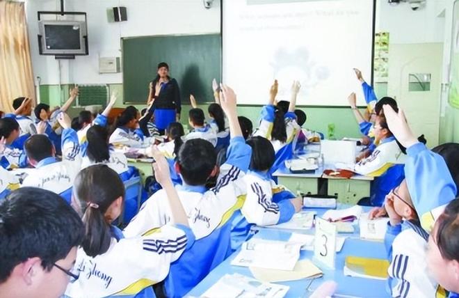 開學第一天失蹤！15歲男孩「被找到已身亡」　警曝「詭異凹折慘死」：他自己用的