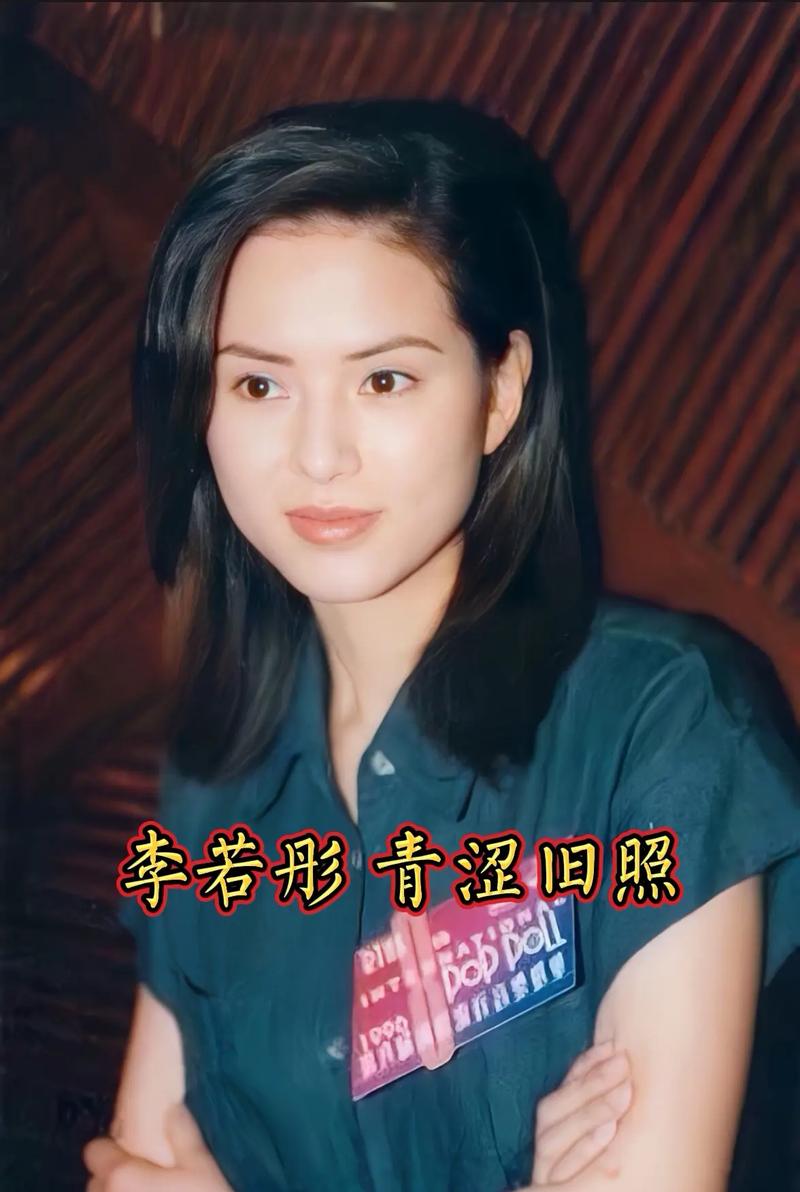 交往富商10年遭分手！大咖女星「59歲至今未婚未生」　穿露肚裝現身夜市「美到眾人驚嘆」：看不出年紀