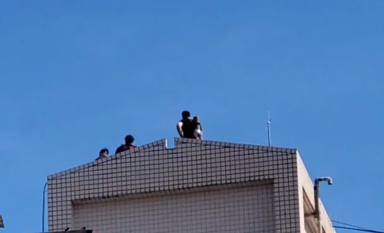 快訊／北市水塔詭異浮屍「身分終於找到了」！證實非住戶警方搖頭：「不小心摔下去的...」